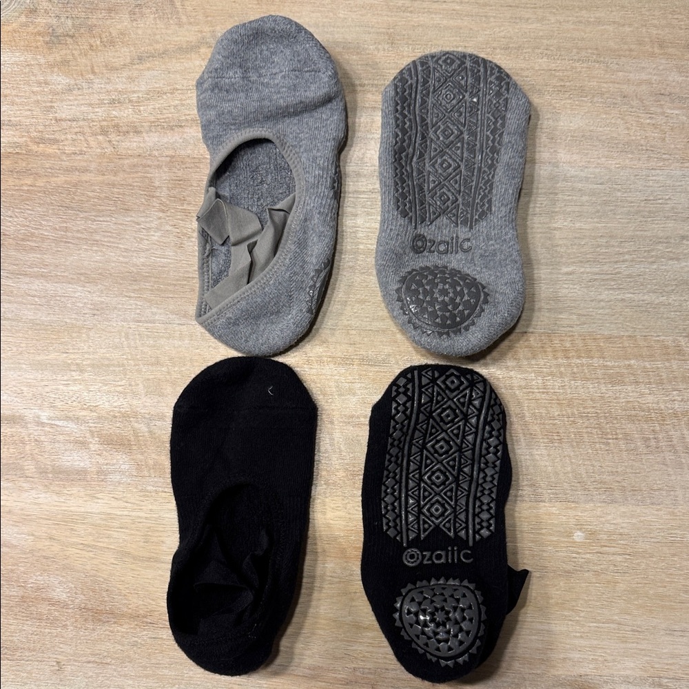 Pilates Gray and Black Socks